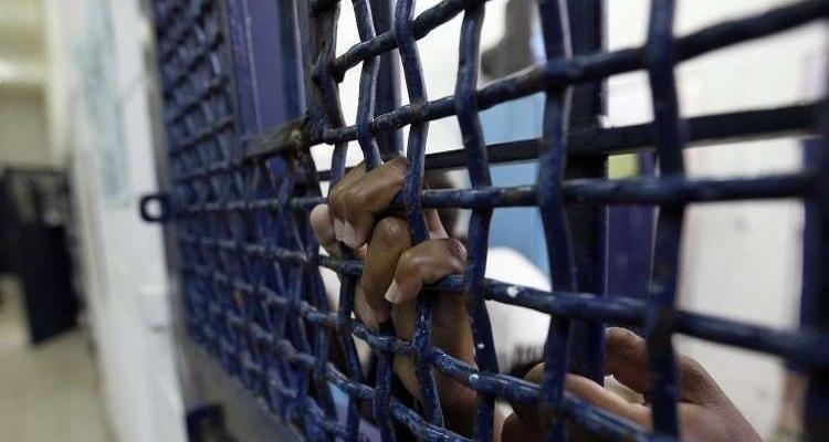 الصليب الأحمر: "إسرائيل" تنتهك القانون الدولي بمنع دخول السجون منذ أكتوبر 2023 الصليب الأحمر: "إسرائيل" تنتهك القانون الدولي بمنع دخول السجون منذ أكتوبر 2023