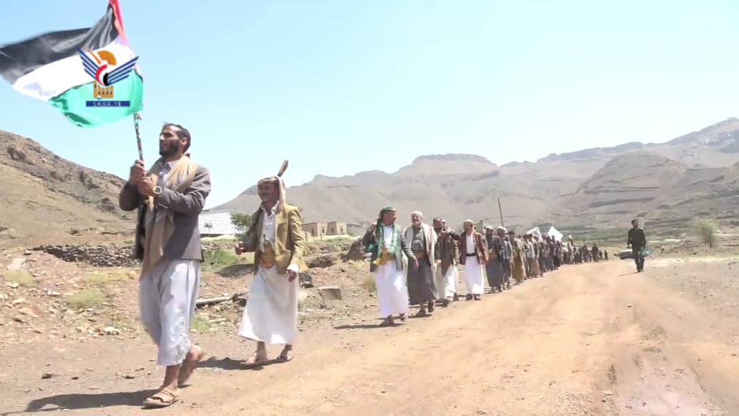  مسير راجل لمنتسبي قوات التعبئة بمديرية الطيال في صنعاء