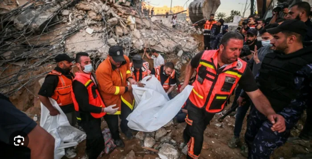 الدفاع المدني في غزة: الاحتلال يواصل رفض دخول طواقمنا إلى "الصالة الذهبية" لانتشال الشهداء