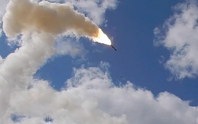 الدفاع الروسية تعلن عن ضربة مكثفة لمواقع طاقة تستخدمها الصناعة الحربية الأوكرانية