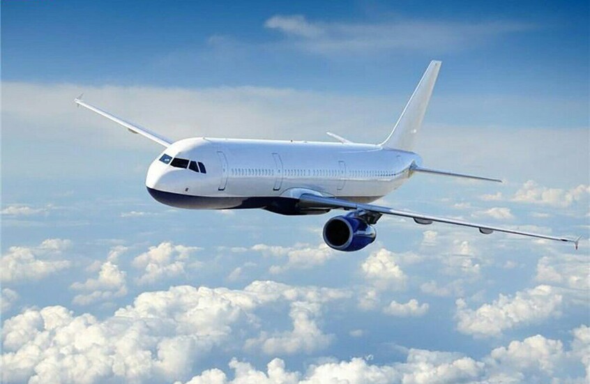 رياضية إيرانية تحطم رقما عالميا قياسيا بسحبها طائرة 