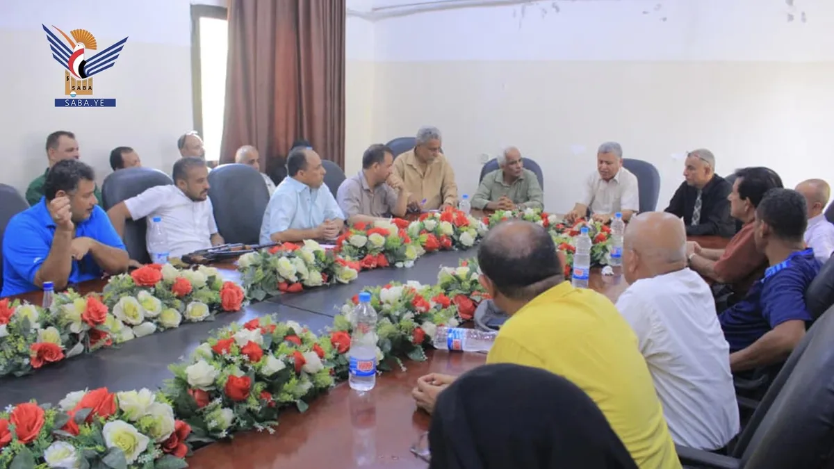 جامعة الحديدة تناقش الاستعدادات لتطبيع الوضع التعليمي والأكاديمي في الخوخة