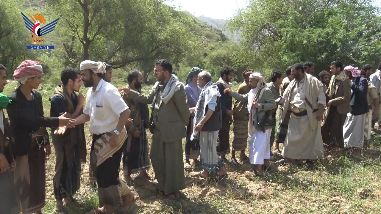 أبناء صنعاء الجديدة يسيرون قافلة عيدية للمرابطين في جبهة الساحل الغربي