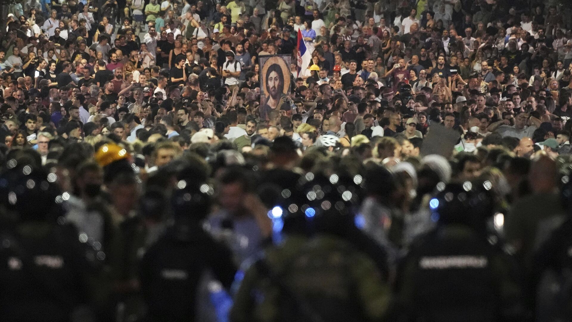 السفير الروسي يرى احتجاجات صربيا محاولة مبكرة لزعزعة استقرار البلاد