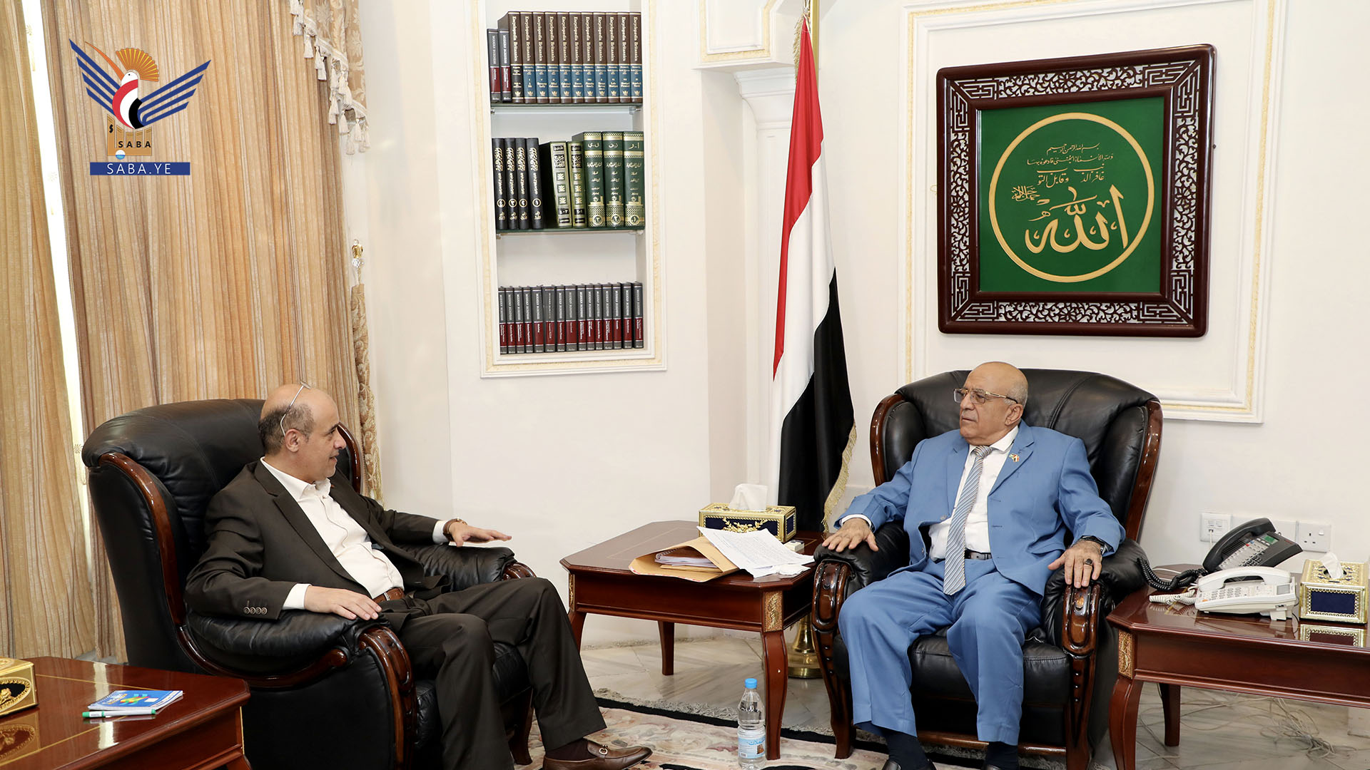 رئيس الوزراء يناقش مع المحاقري آليات الارتقاء بالواقع الاقتصادي والاستثماري