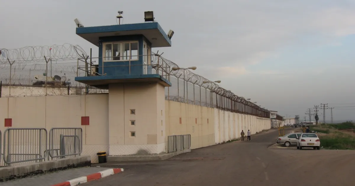 إعلام الأسرى الفلسطينيين: العدو الصهيوني اعتقل 5 نساء منذ بداية 2026