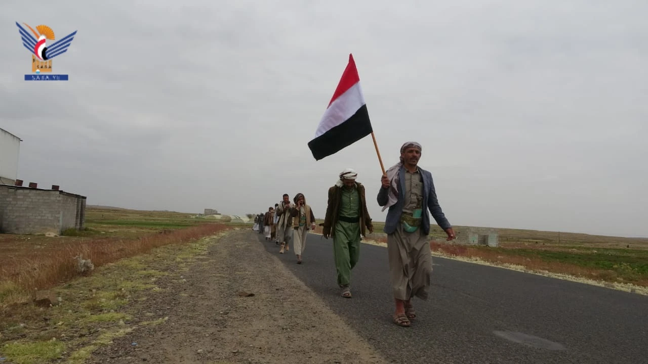 مسير راجل ووقفة لخريجي دورات "طوفان الأقصى" في بني مطر بصنعاء