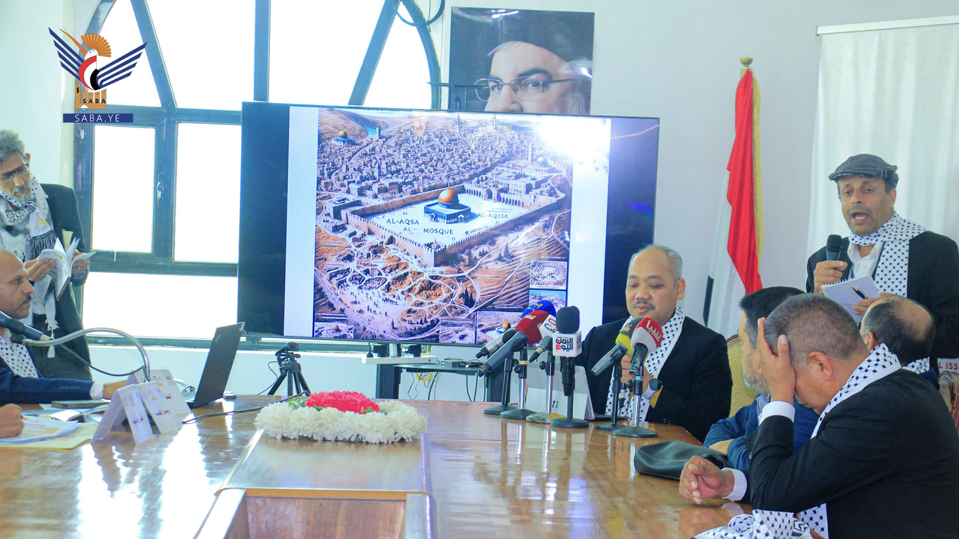 اليمن يُكرم أعضاء الوفود المشاركة في مؤتمر فلسطين بصنعاء