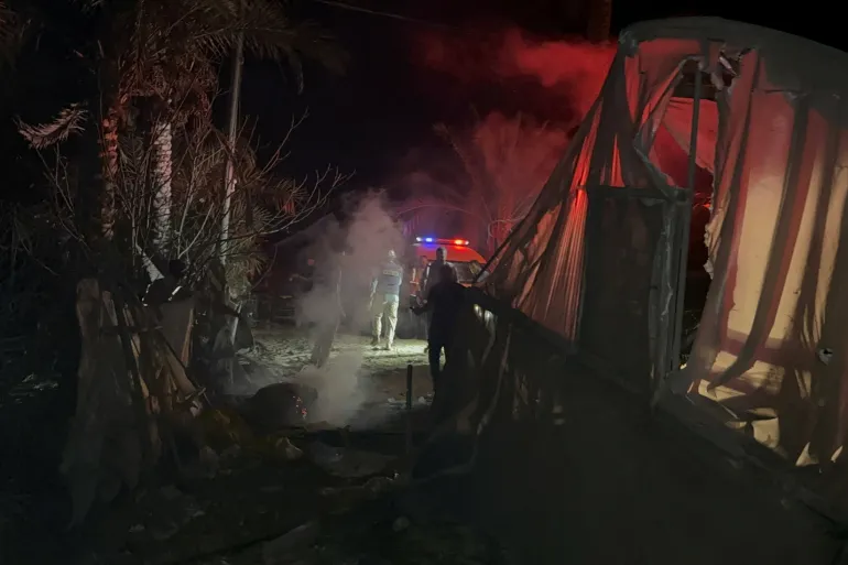 استشهاد عشرة نازحين في قصف صهيوني على خيام المواصي جنوب غزة