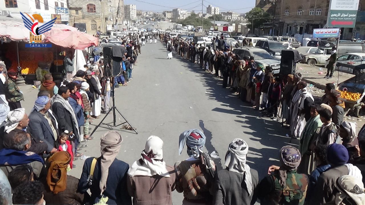 وقفة مسلحة بمديرية معين إعلانا للنفير والجهوزية لمواجهة الأعداء