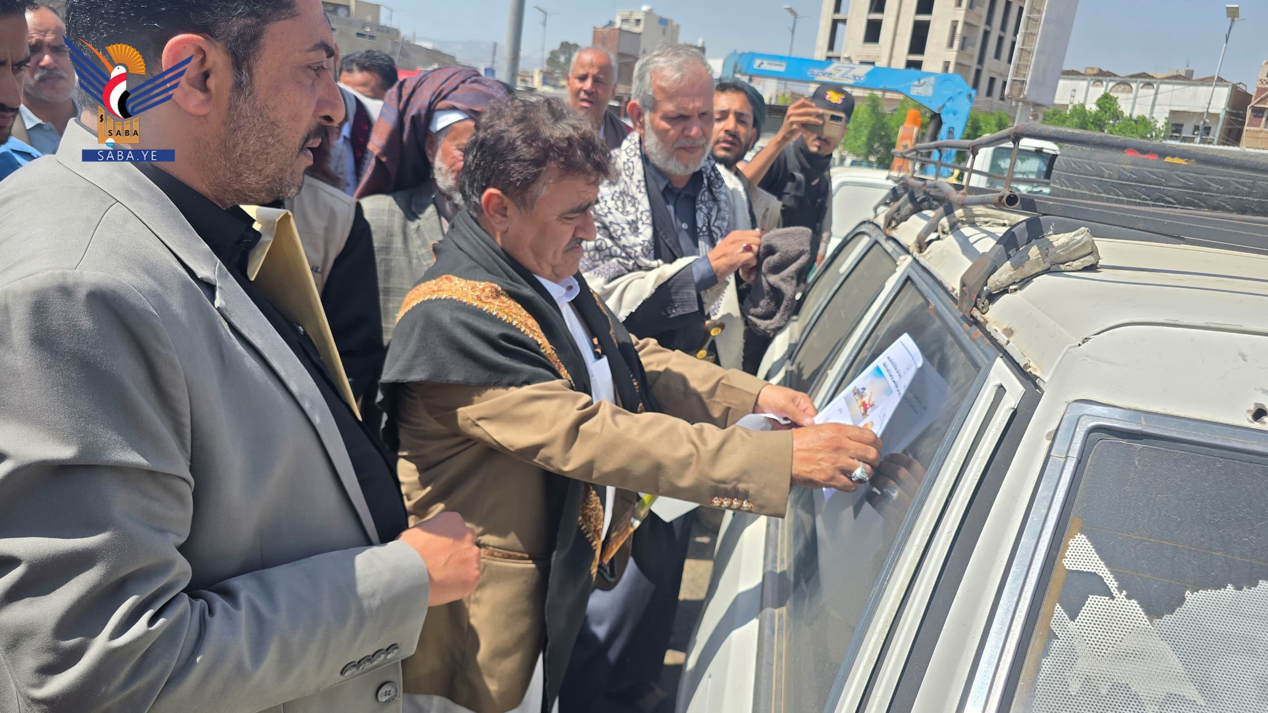 تدشين إعادة تأهيل مواقف نقل الركاب في باب اليمن بأمانة العاصمة