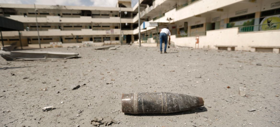 شرطة غزة: إصابة عدد من المواطنين بينهم أطفال نتيجة مخلفات لم تنفجر من العدوان الإسرائيلي شرطة غزة: إصابة عدد من المواطنين بينهم أطفال نتيجة مخلفات لم تنفجر من العدوان الإسرائيلي