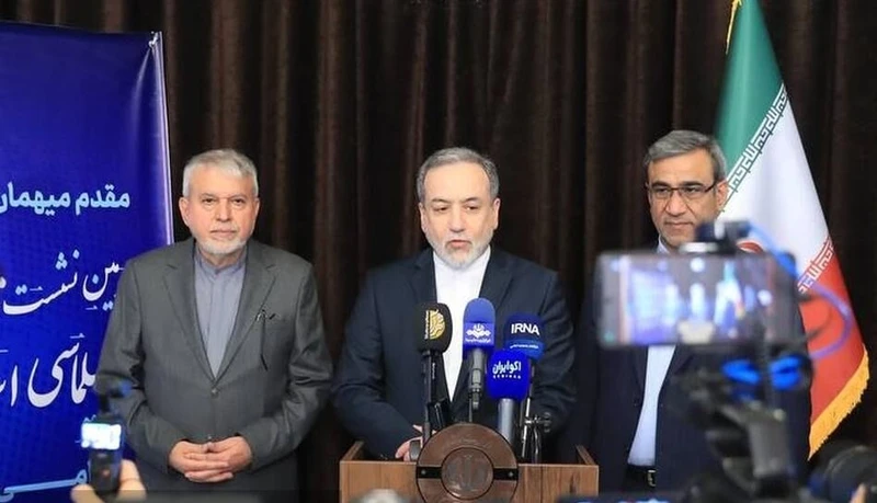 وزير الخارجية الإيراني : جشع واشنطن السبب في عدم عودتنا إلى طاولة المفاوضات