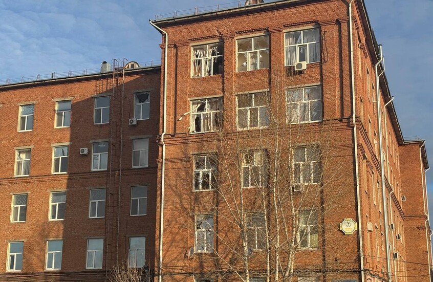 إصابة امرأة واندلاع حريق في مطار عسكري بهجوم مسيرات أوكرانية على ساراتوف الروسية