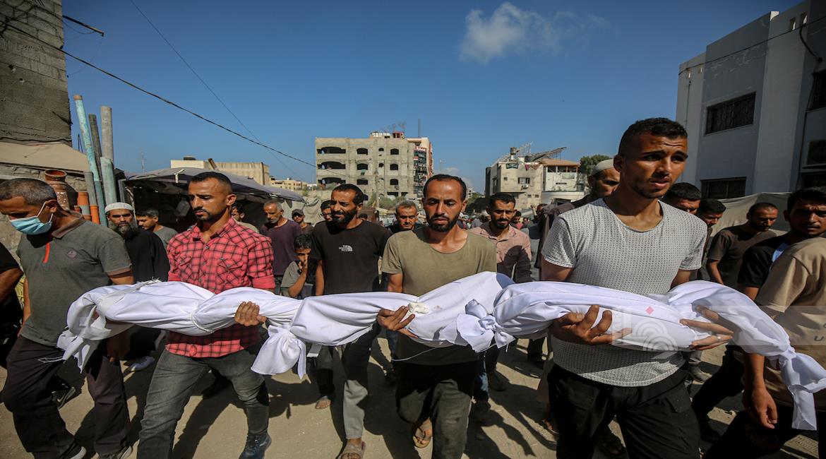 استشهاد 8 فلسطينيين بينهم أم وطفلتها بقصف اسرائيلي لمناطق واسعة في قطاع غزة