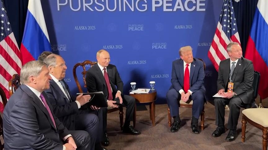 بدء قمة بوتين وترامب في ألاسكا