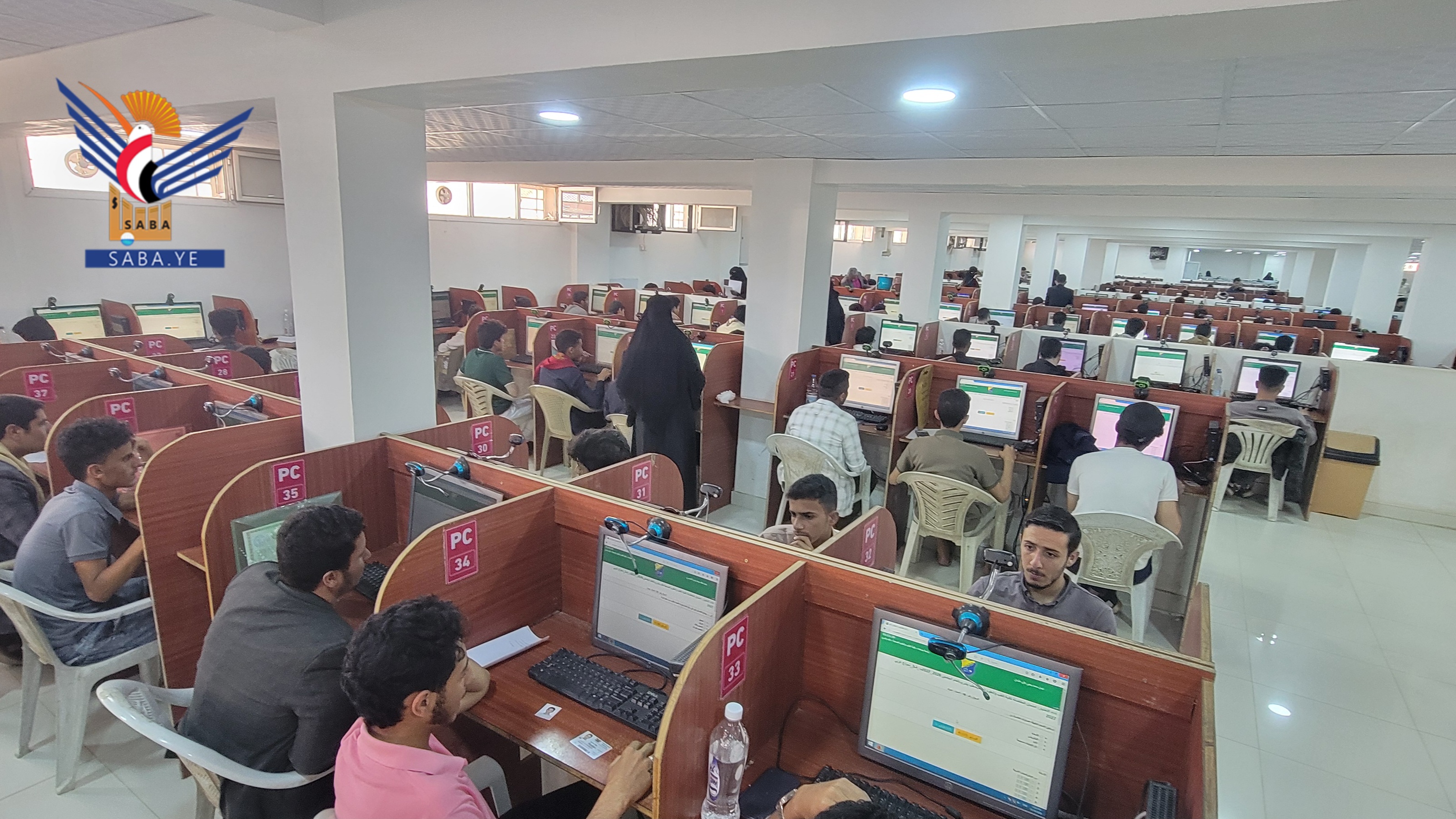 تنافس أكثر من ثلاثة آلاف طالب على 150 مقعداً في اختبار المفاضلة بكلية الطب جامعة صنعاء