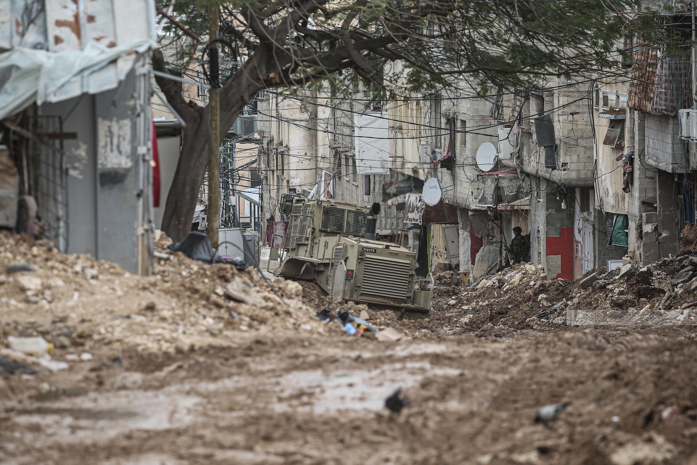 العدو الإسرائيلي يواصل عدوانه على مدينة طولكرم ومخيميها لليوم الـ94 على التوالي