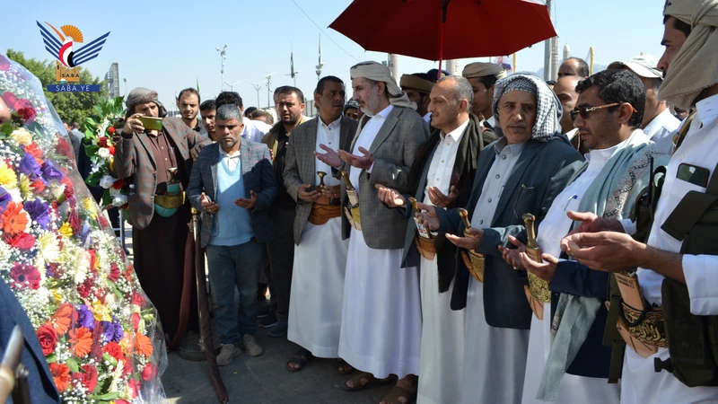 قيادات وزارة النفط ووحداتها تزور أضرحة الشهداء الصماد والرهوي والغماري