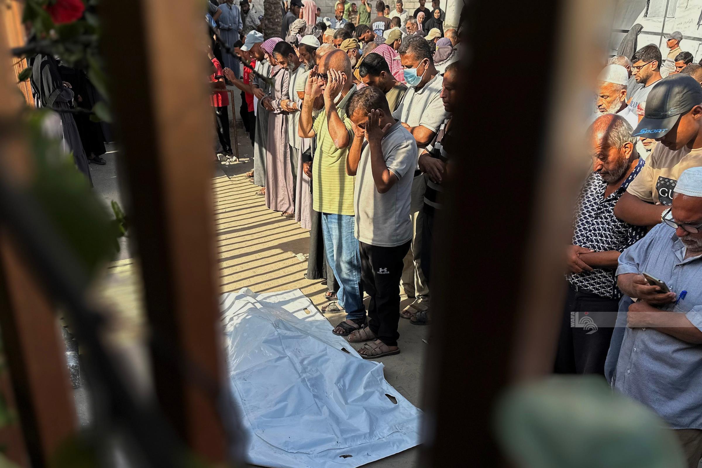 استشهاد امرأة وطفل فلسطينيان برصاص قوات العدو الإسرائيلي غرب خان يونس