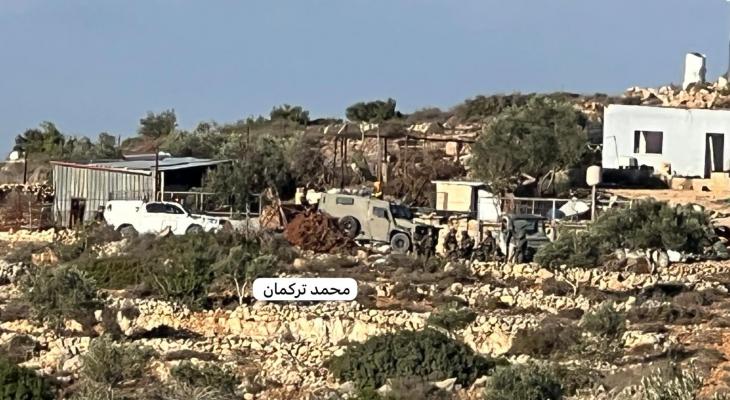 العدو الصهيوني يطلق الرصاص على قاطفي الزيتون شمال رام الله