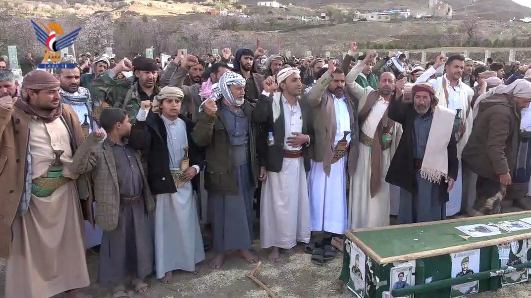 تشييع جثمان الشهيد رائد الدرعي بمديرية الحيمة الداخلية في صنعاء