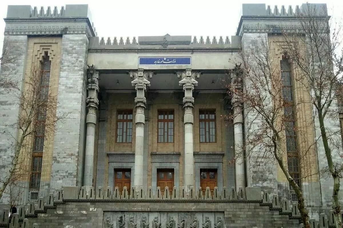 الخارجية الإيرانية تدين جرائم النظام الإرهابي الأمريكي وتحمله مسؤولية العدوان 