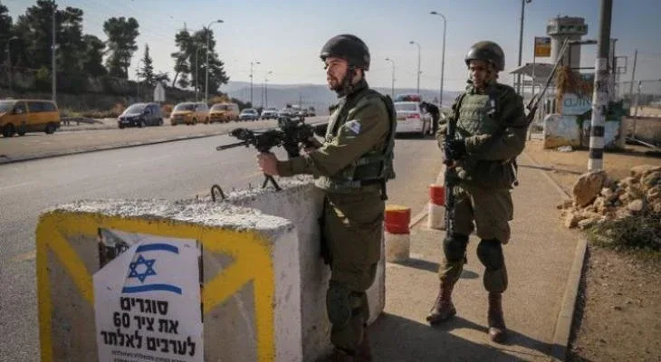 أكثر من 10 إصابات فلسطينية بينها خطيرة جراء قصف العدو الإسرائيلي خيمة في مدينة غزة