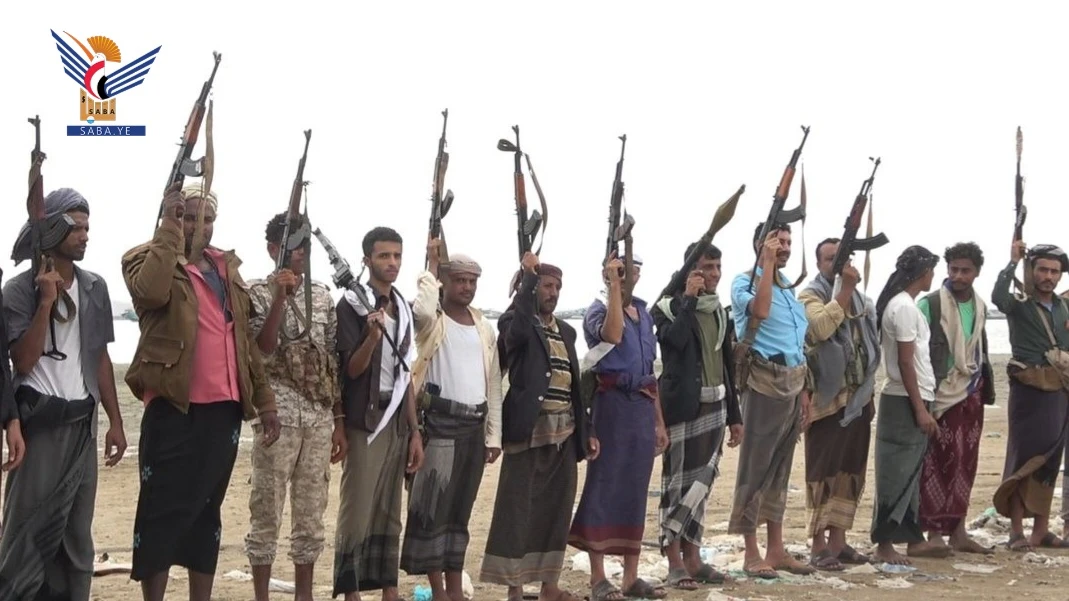 وقفة قبلية مسلحة في مديرية الصليف بالحديدة تأكيدا على استمرار النفير والتعبئة