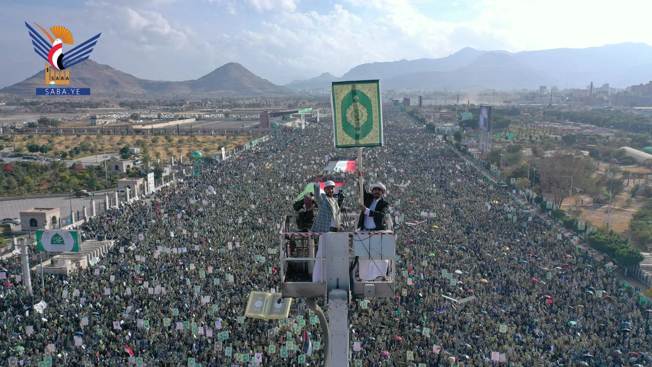 اليمنيونَ ينتصرونَ للمصحفِ الشريفِ في جمعةِ الغضبِ