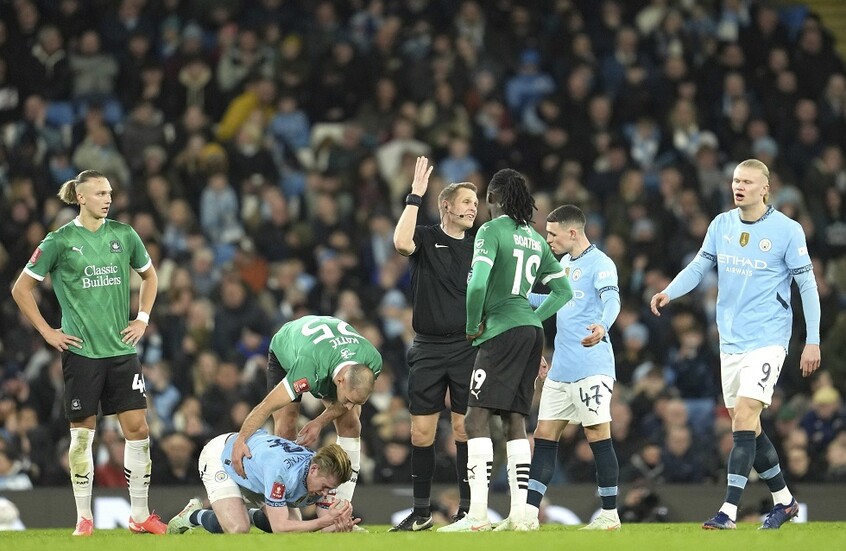 كأس إنجلترا لكرة القدم..مانشستر سيتي ينجو من كمين بليموث "المغمور"