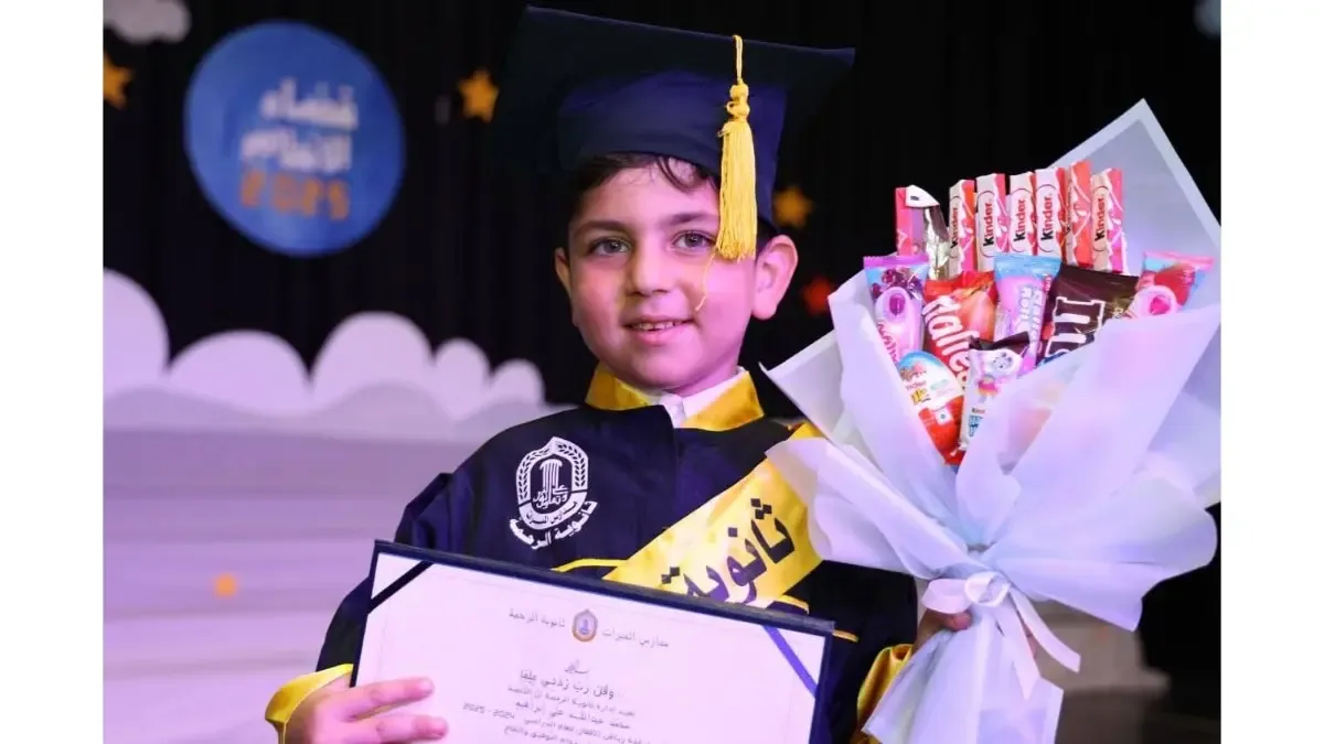 استشهاد فتى متأثراً بإصابته بقنبلة من مخلفات العدوان والعدو الإسرائيلي يشنّ غارات على جنوبي لبنان