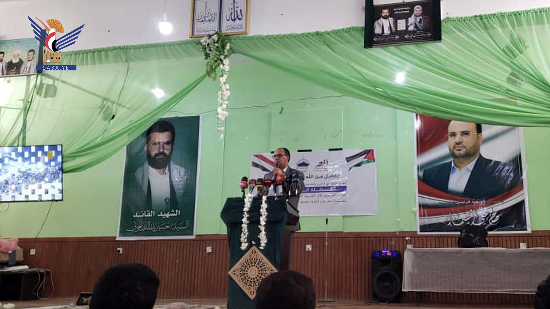 طالبات دفعتي "النصر والقدس أقرب" بكلية الإعلام جامعة صنعاء يقدّمن دعماً مالياً للقوة الصاروخية