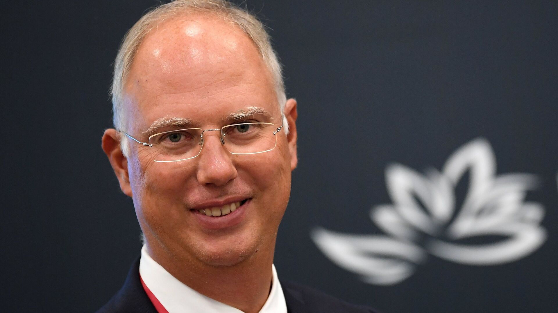 رئيس الصندوق الروسي للاستثمارات المباشرة يدعو إلى "جعل العالم عظيما مجددا"