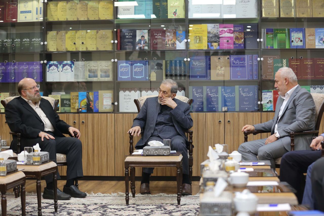 ولايتي: المقاومة والجهاد هما السبيل الوحيد لتحرير القدس