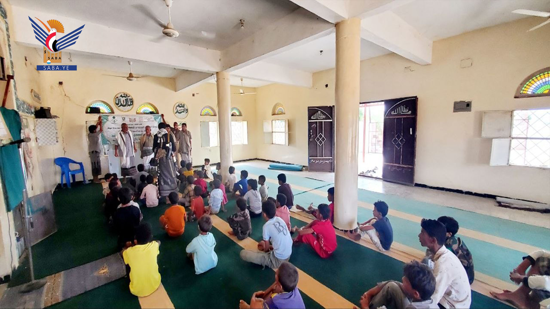 تفقد أنشطة الدورات الصيفية لنازحي حرض في مديرية عبس