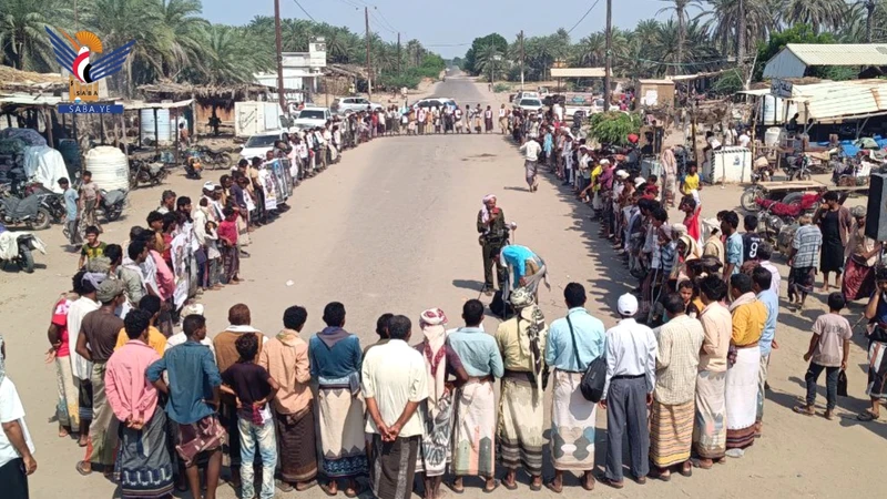 أبناء الدريهمي بالحديدة يجددّون النفير والجهوزية لمواجهة مؤامرات الأعداء أبناء الدريهمي بالحديدة يجددّون النفير والجهوزية لمواجهة مؤامرات الأعداء