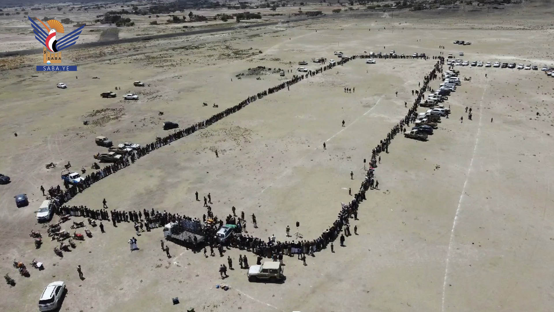 وقفة قبلية لأبناء الحداء بذمار إعلاناً للنفير والجهوزية لمواجهة العدوان وإسناداً لغزة