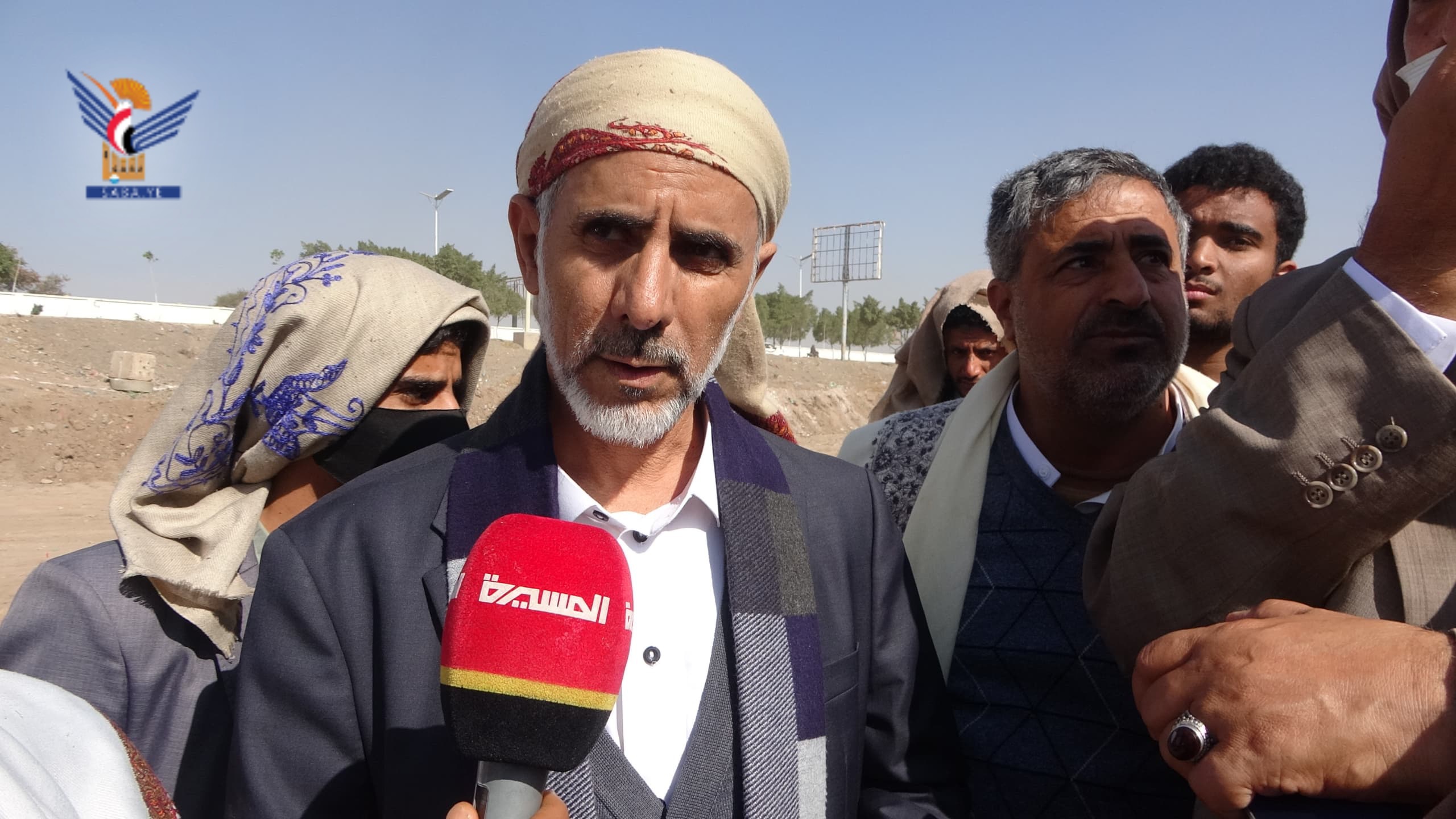 مفتاح يدشن العمل بمشروع بحيرة مائية ويفتتح ويتفقد مشروعين في أمانة العاصمة