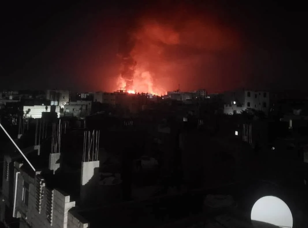 دعماً لـ"إسرائيل".. عدوان أميركي متجدد على الحُدَيْدَة في اليمن دعماً لـ"إسرائيل".. عدوان أميركي متجدد على الحُدَيْدَة في اليمن