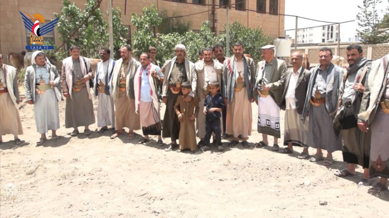 محافظة ذمار تُسيّر قوافل عيدية للمرابطين في الجبهات