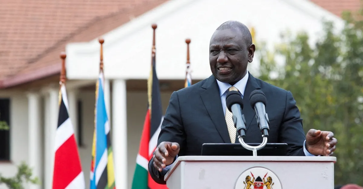 الرئيس الكيني يقيل الحكومة باستثناء وزير الخارجية