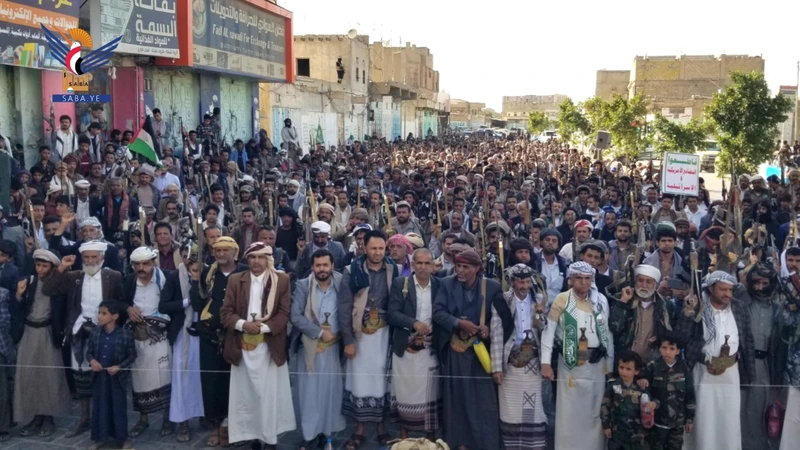 مسيرات في البيضاء .. "عامان من الجهاد والتضحية حتى النصر"