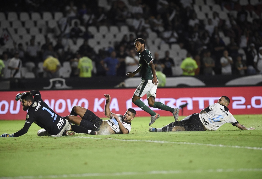 الدوري البرازيلي فاسكو داجاما يفوز على باهيا 3-2