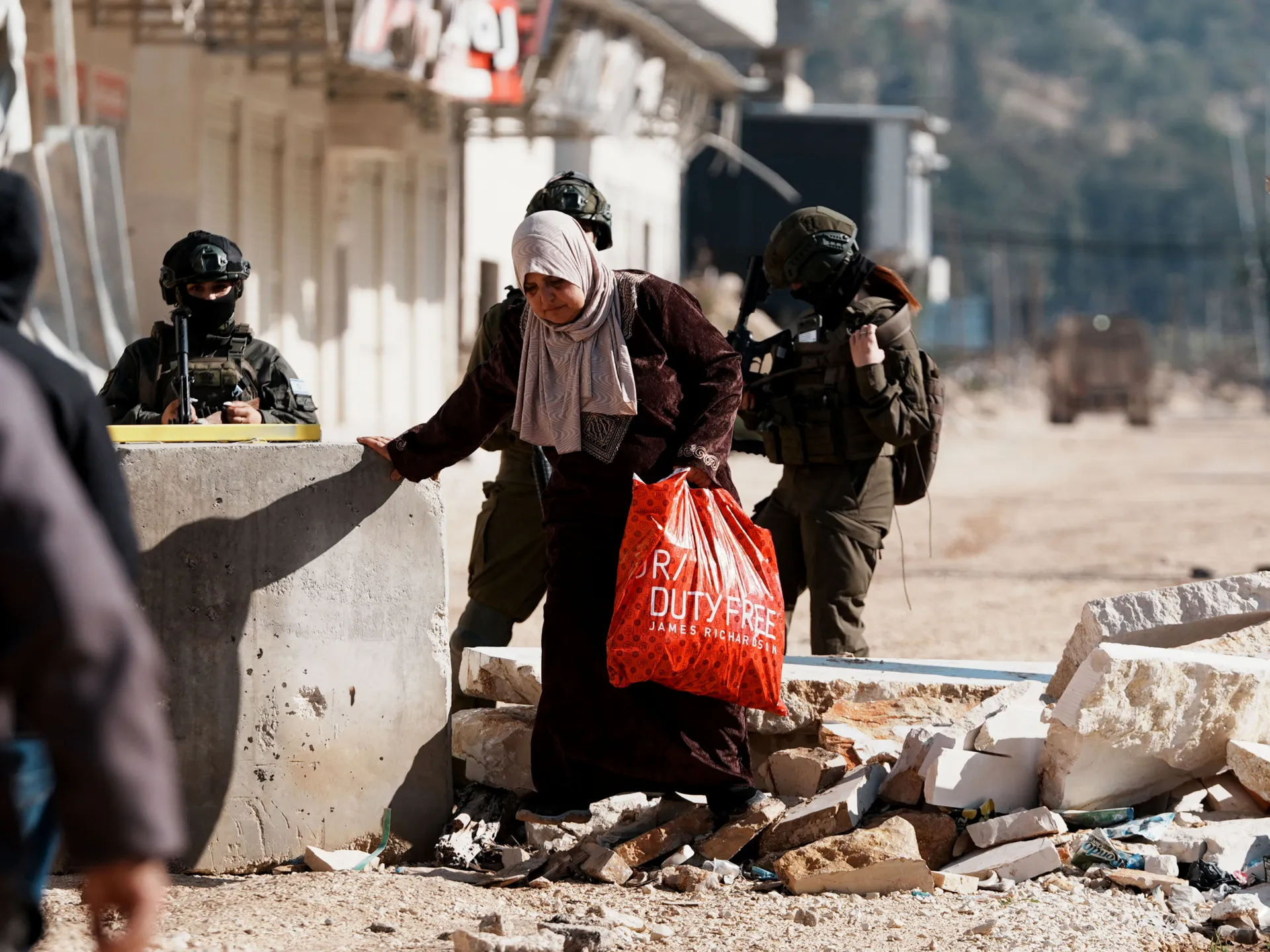 602 انتهاكا للعدو الصهيوني ومستوطنيه في القدس خلال  فبراير الماضي