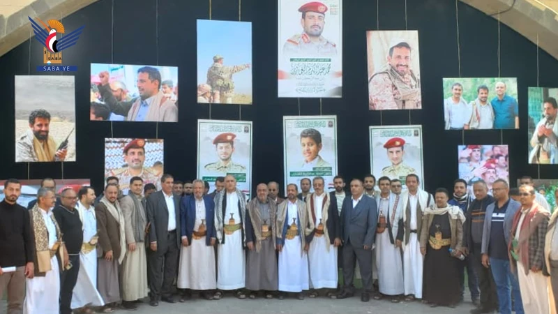 قيادة وكوادر هيئة مكافحة الفساد تزور أضرحة الشهداء الصماد والرهوي والغماري