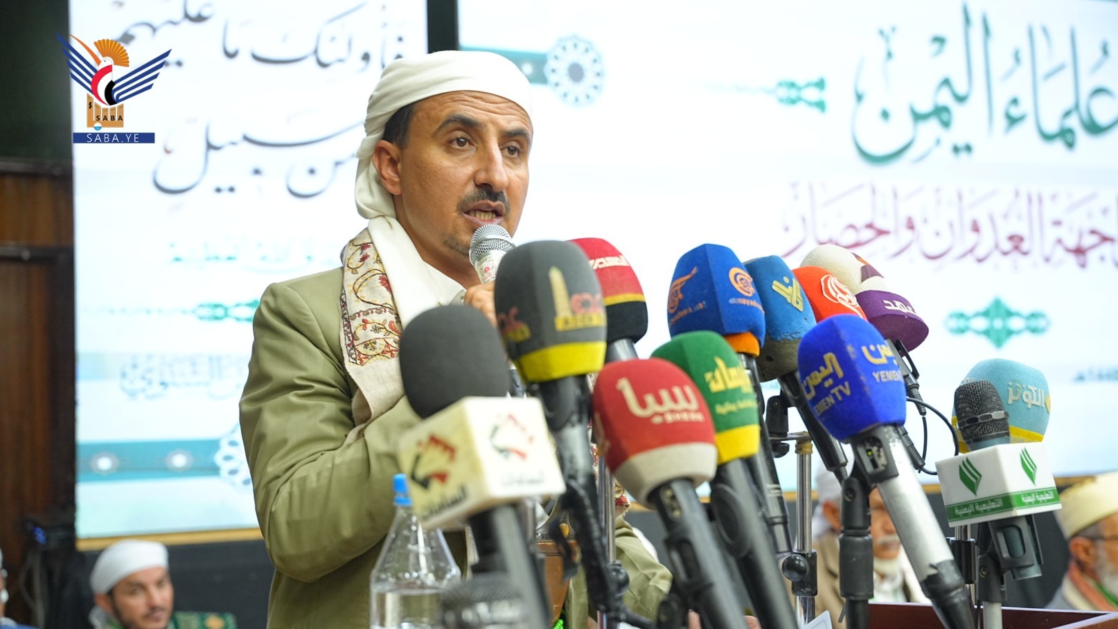 علماء اليمن يؤكدون تأييدهم لقرارات القيادة بتثبيت معادلة "الحصار بالحصار" كحق مشروع