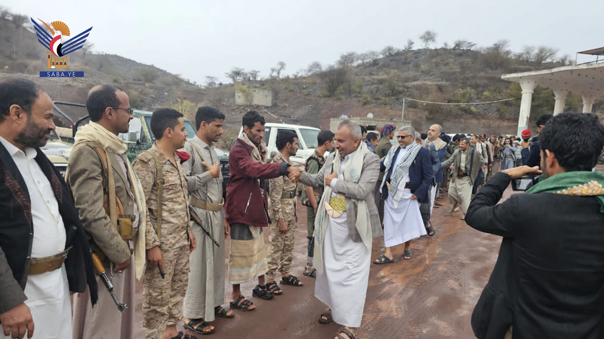 وزارة الخدمة المدنية تقدم قافلة عيدية للمرابطين في الجبهات بالضالع