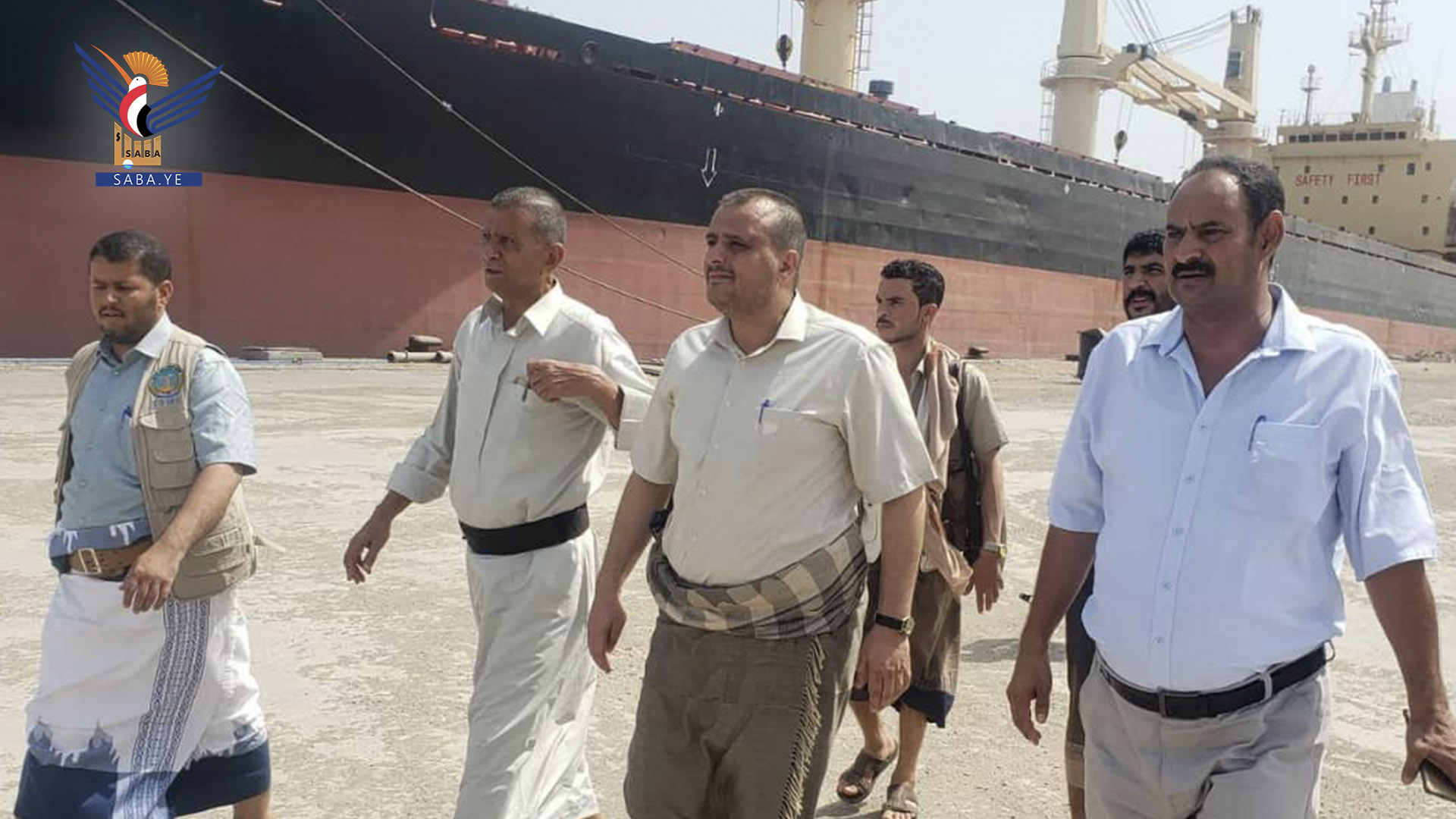 مدير هيئة المواصفات يطلع على سير العمل بفرع الهيئة في الحديدة