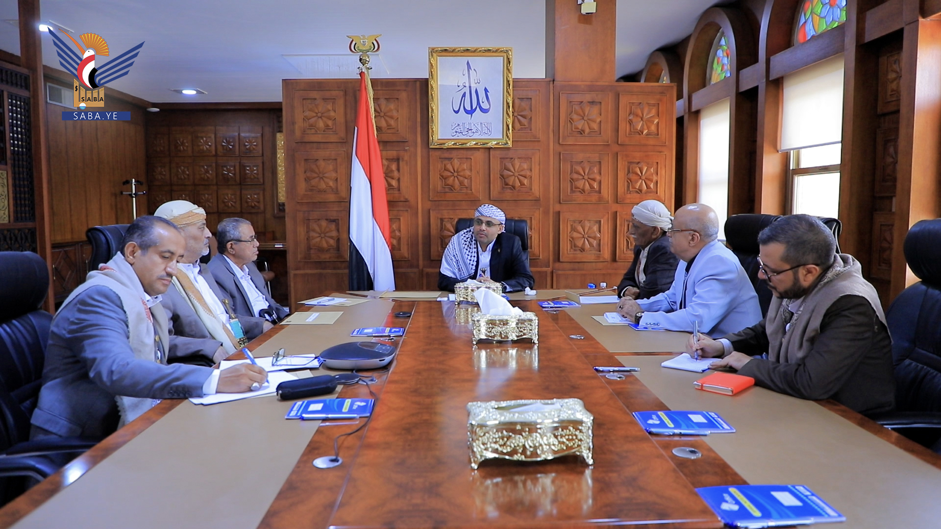 السياسي الأعلى يستعرض التصعيد الأمريكي على المستويين العسكري والاقتصادي